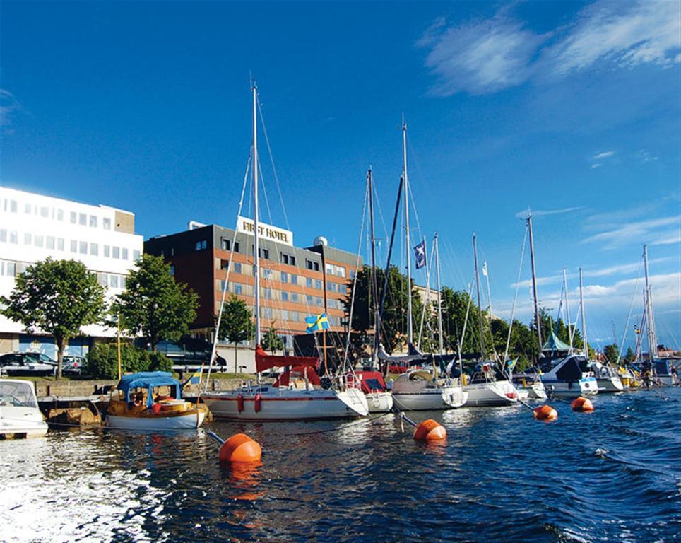 First Hotel Stadt Härnösand Exterior foto
